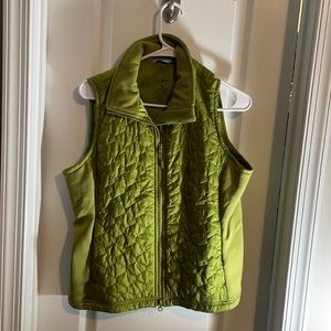 L.L. Bean quilted vest | green | medium